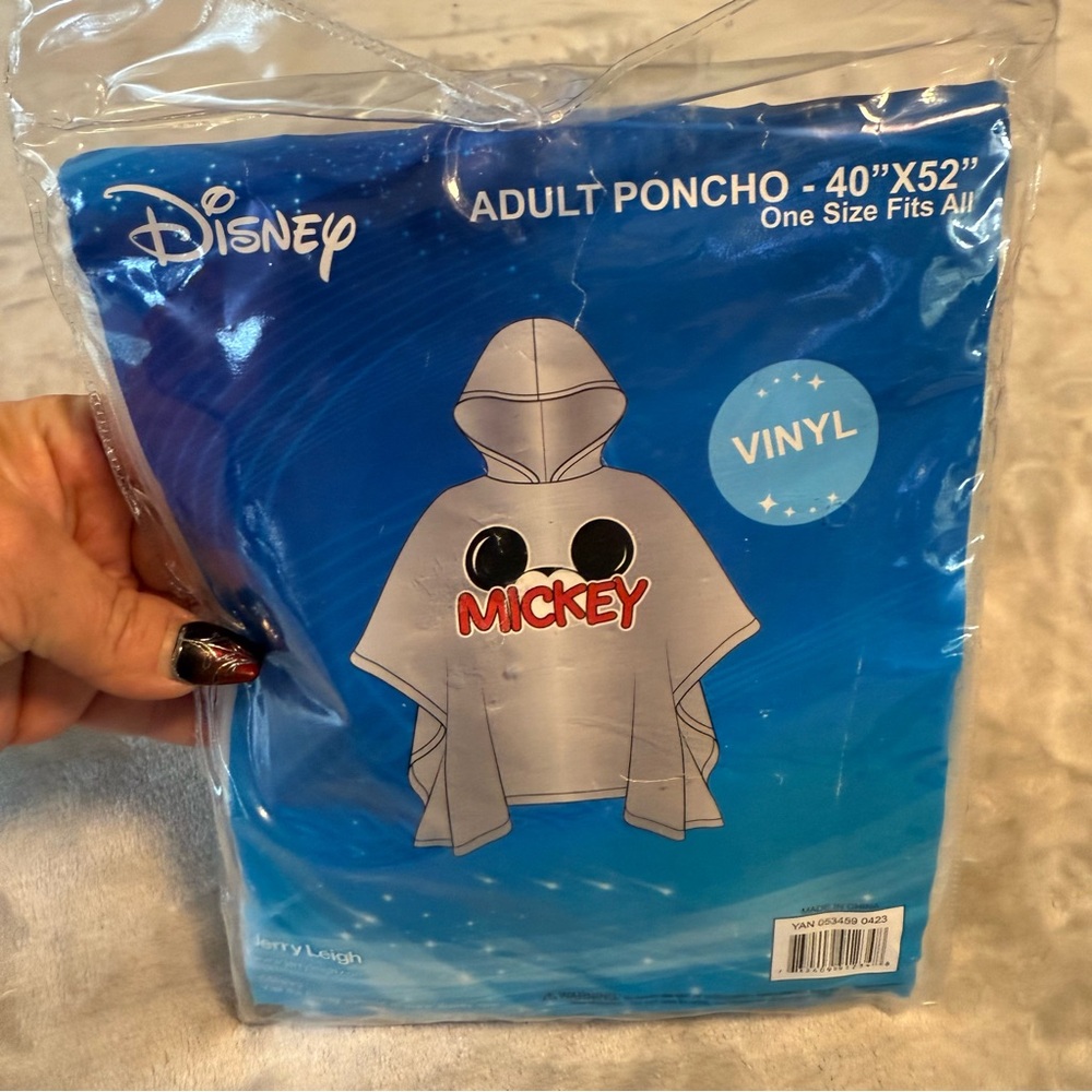 New Disney Mickey Mouse 100% Waterproof Adult Poncho Jerry Leigh One Size